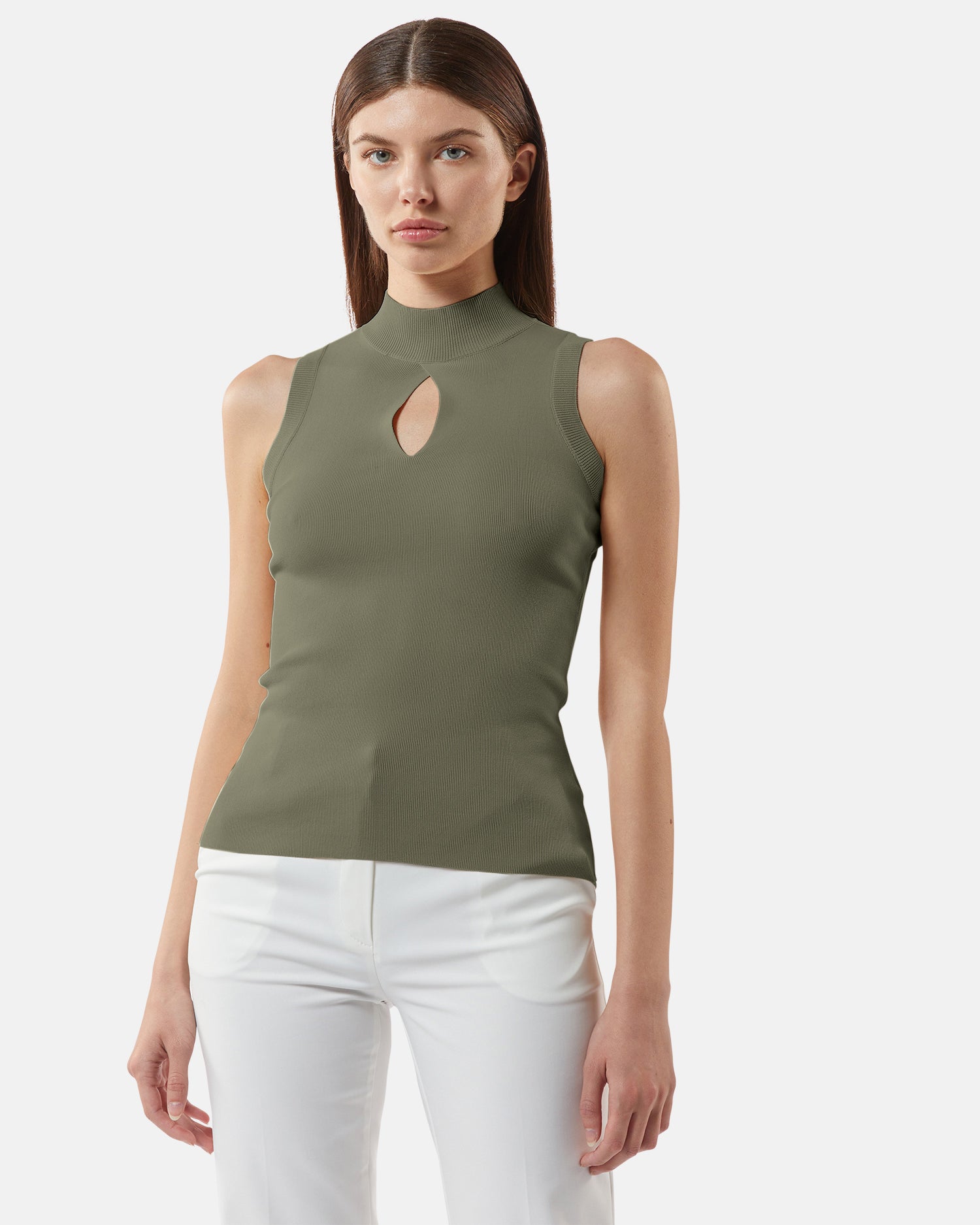 Top smanicato in maglia con cut-out