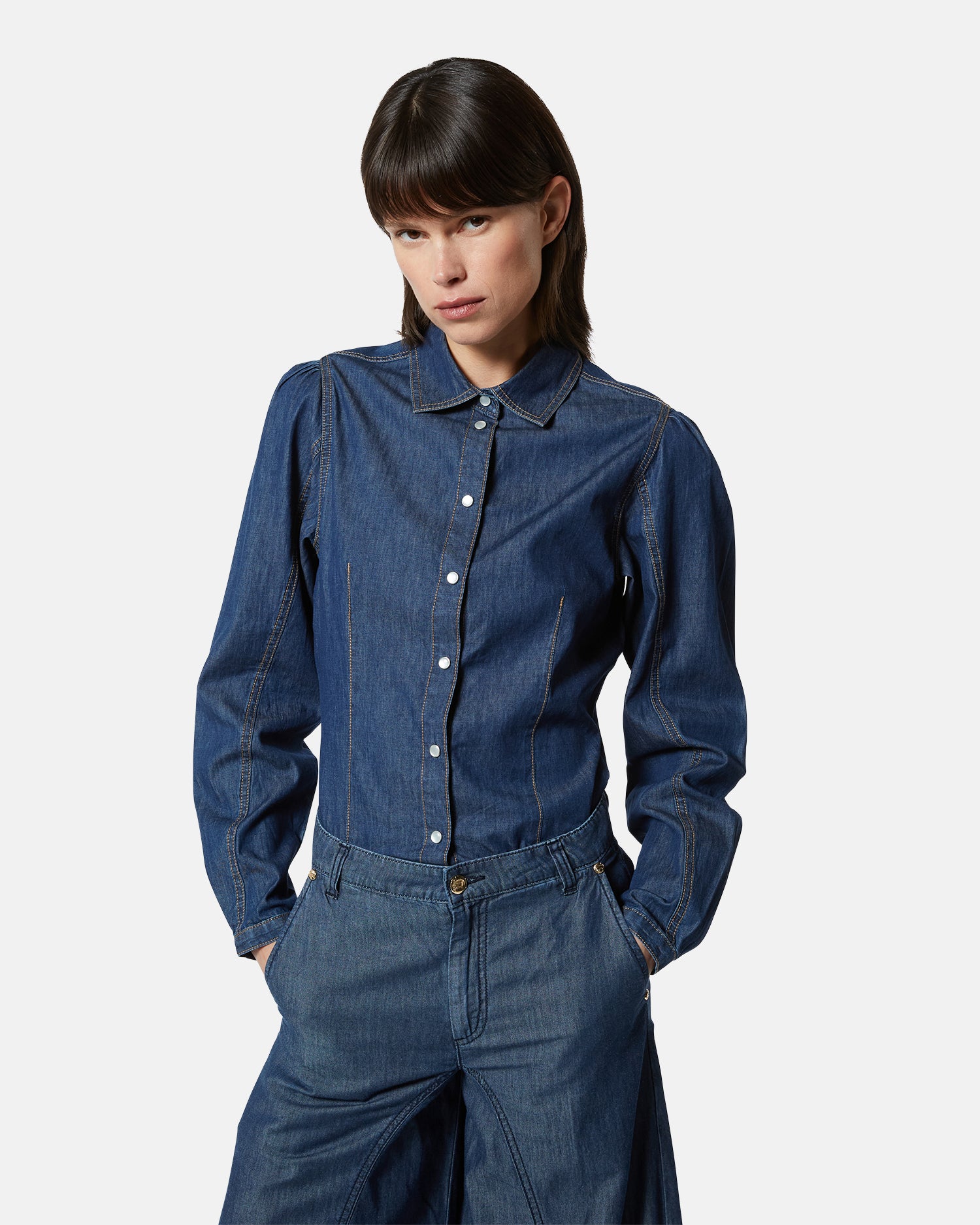 Camicia in denim con dettagli sartoriali